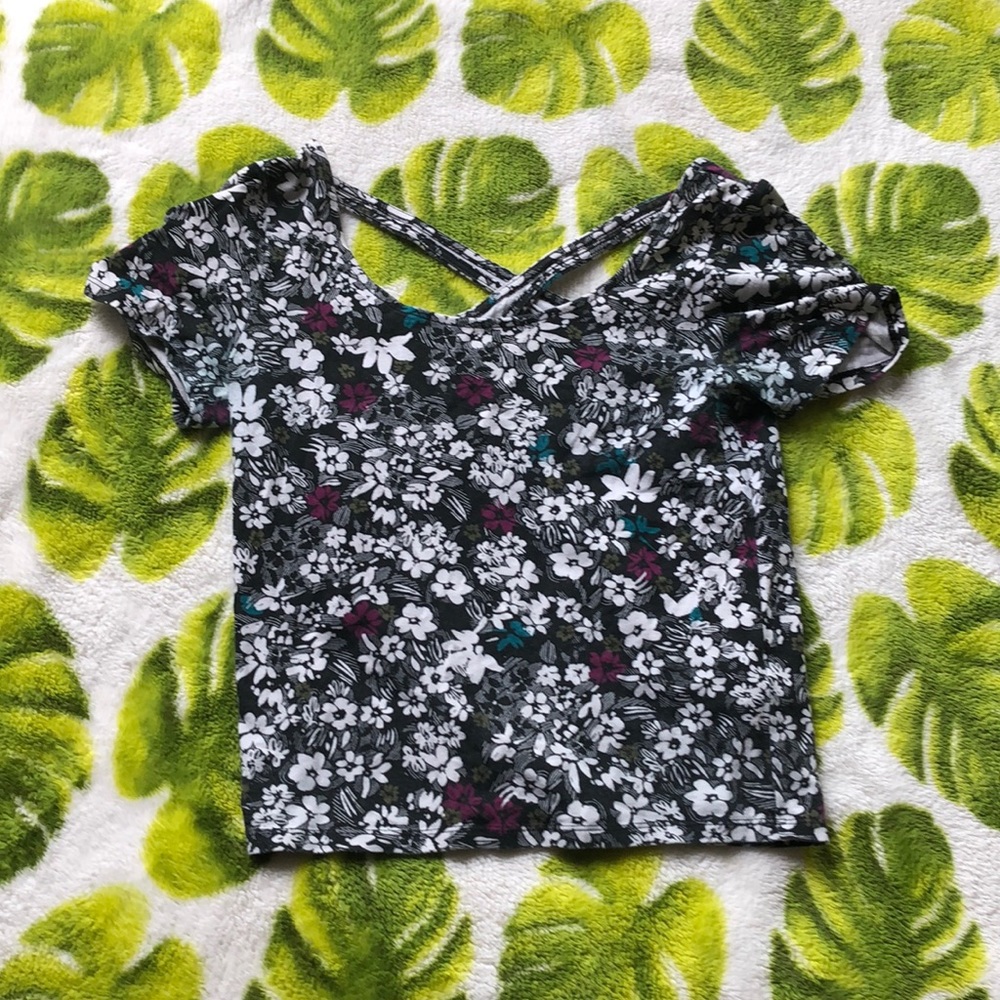 slightly cropped tee